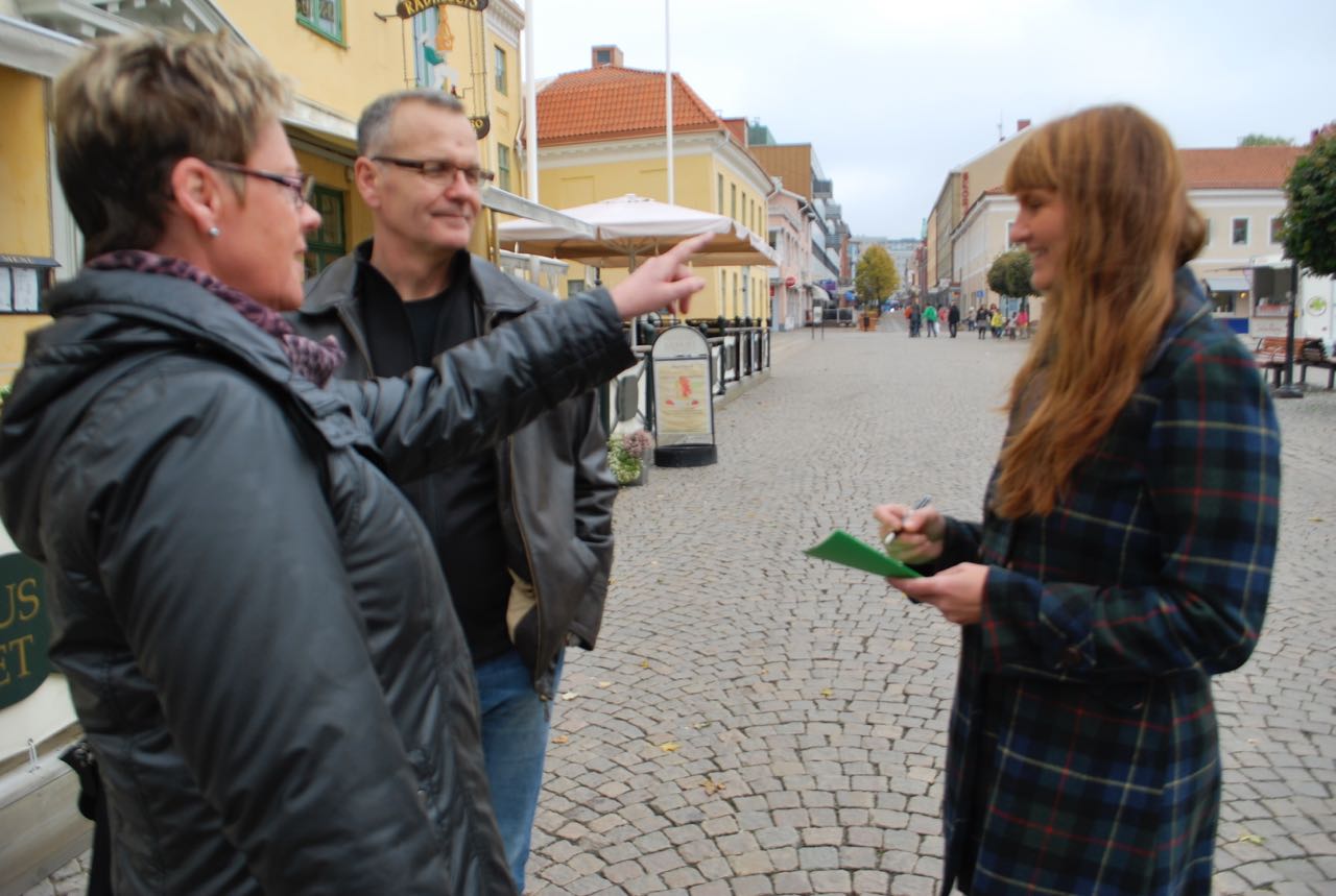 Linda Gjerdrum ute på stan och frågar Uddevallabor vad de tycker
